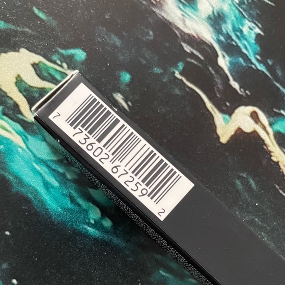 NIB MAC Powder Kiss Velvet Blur Slim Lipstick in PEPPERY PINK - Picture 9 of 9